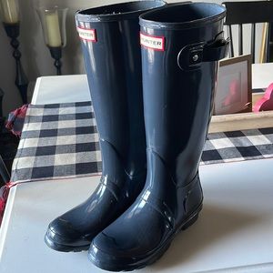 Hunter size 7 gray boots